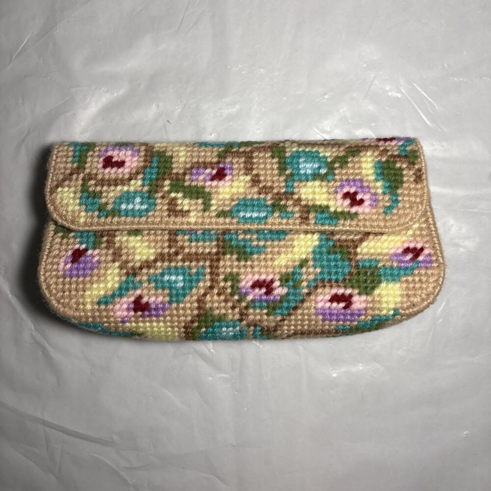 Vintage 1970s Clutch Purse Handmade Needlepoint coquette cottagecore grandmacore